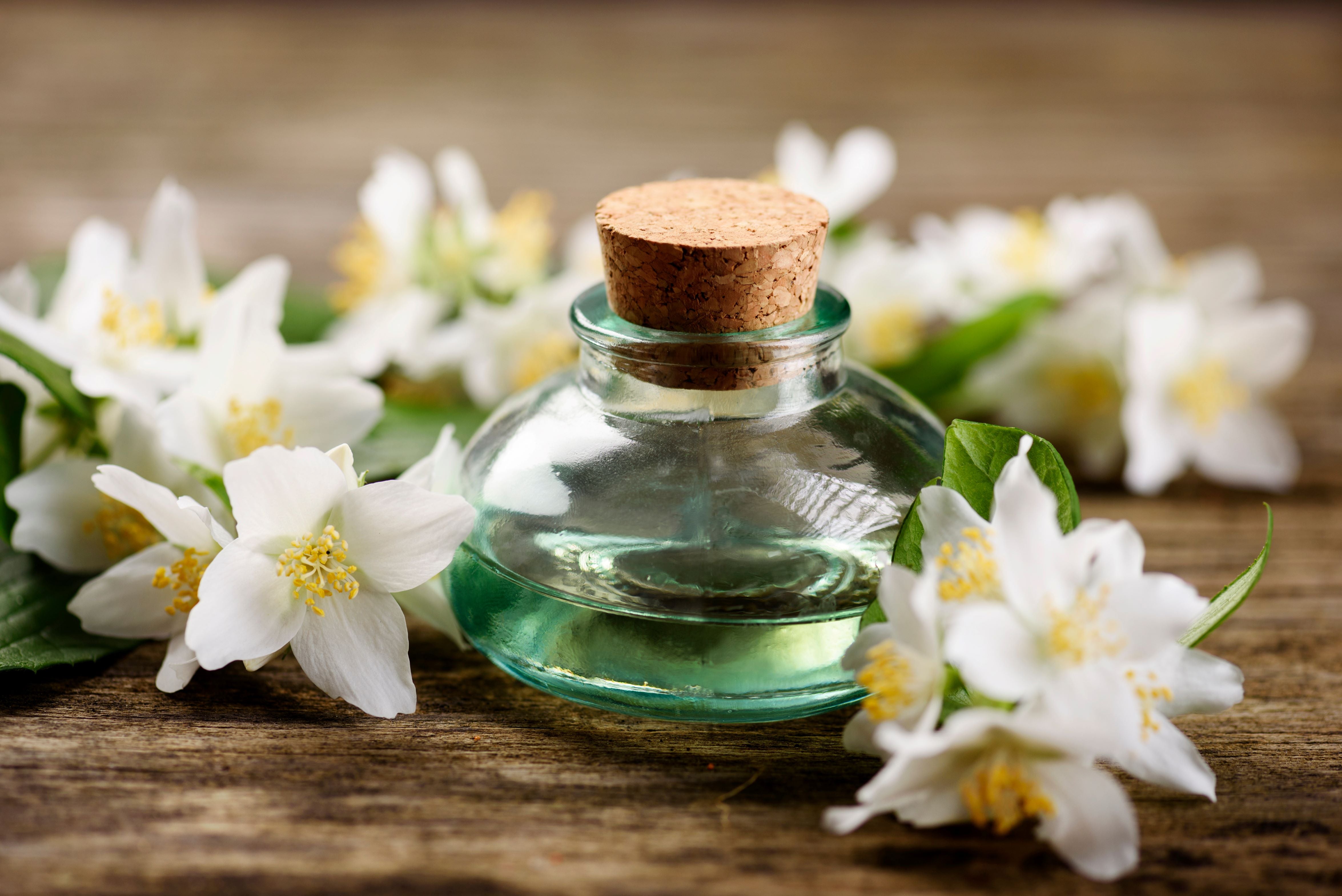 Jasmin-Öle – Sinnlicher Luxus für Aromatherapie & Pflege - ESSENCE-PUR
