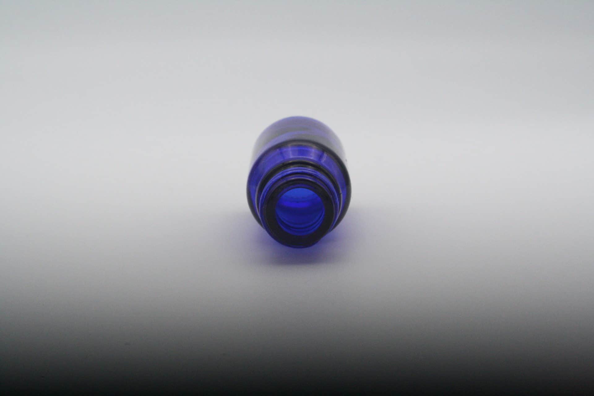 Blauglasflasche 10ml liegend von oben