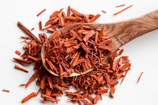 Sandelholzstücke zur Herstellung von Sandelholz Indien (ätherisches Öl)