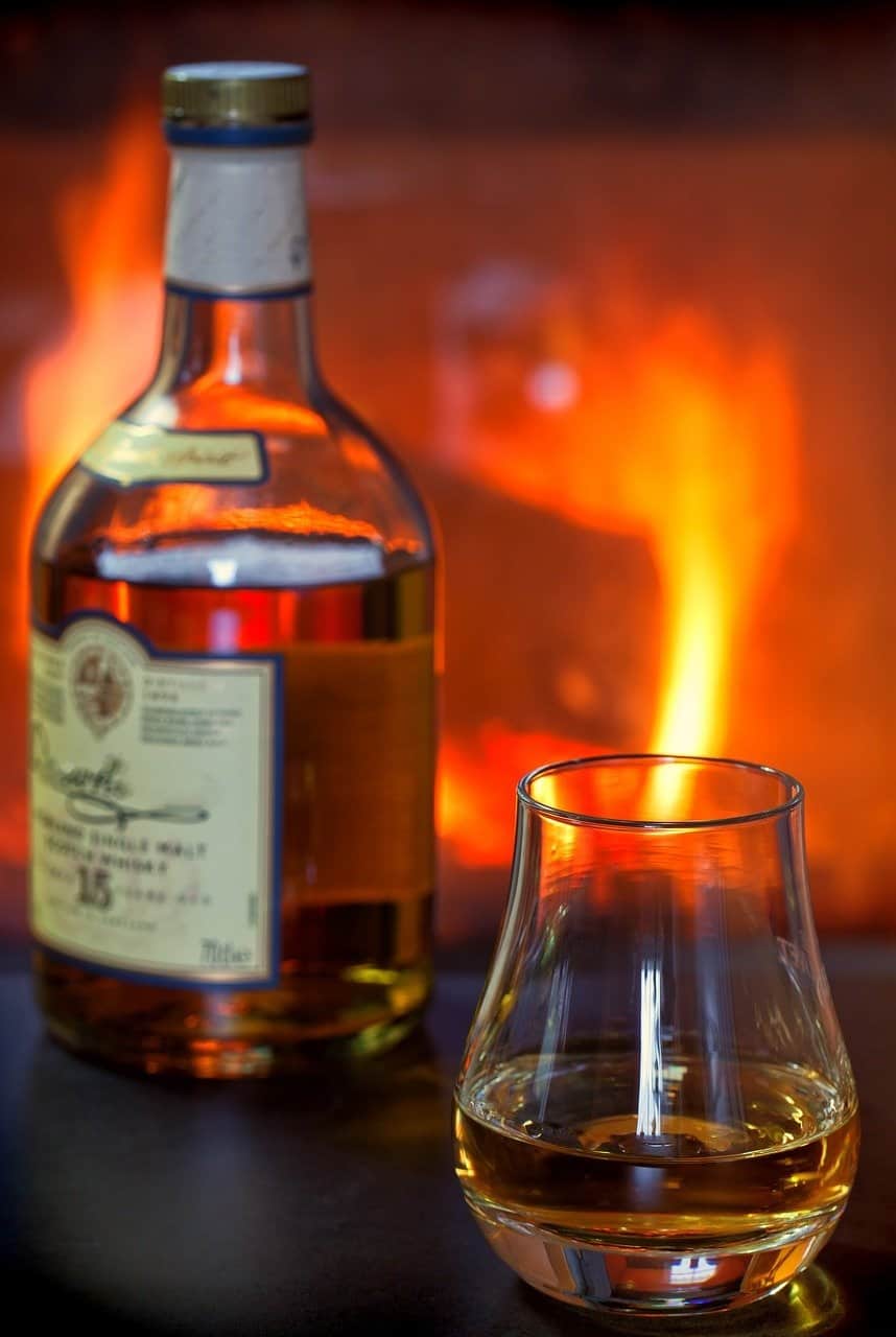 Ein Abend am Kamin mit Winterabend Duftmischung (ätherisches Öl)